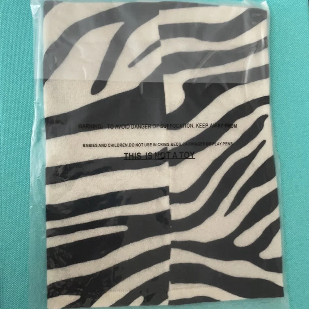 Cashmere Zebra Gaiter Facemask Neckwarmer